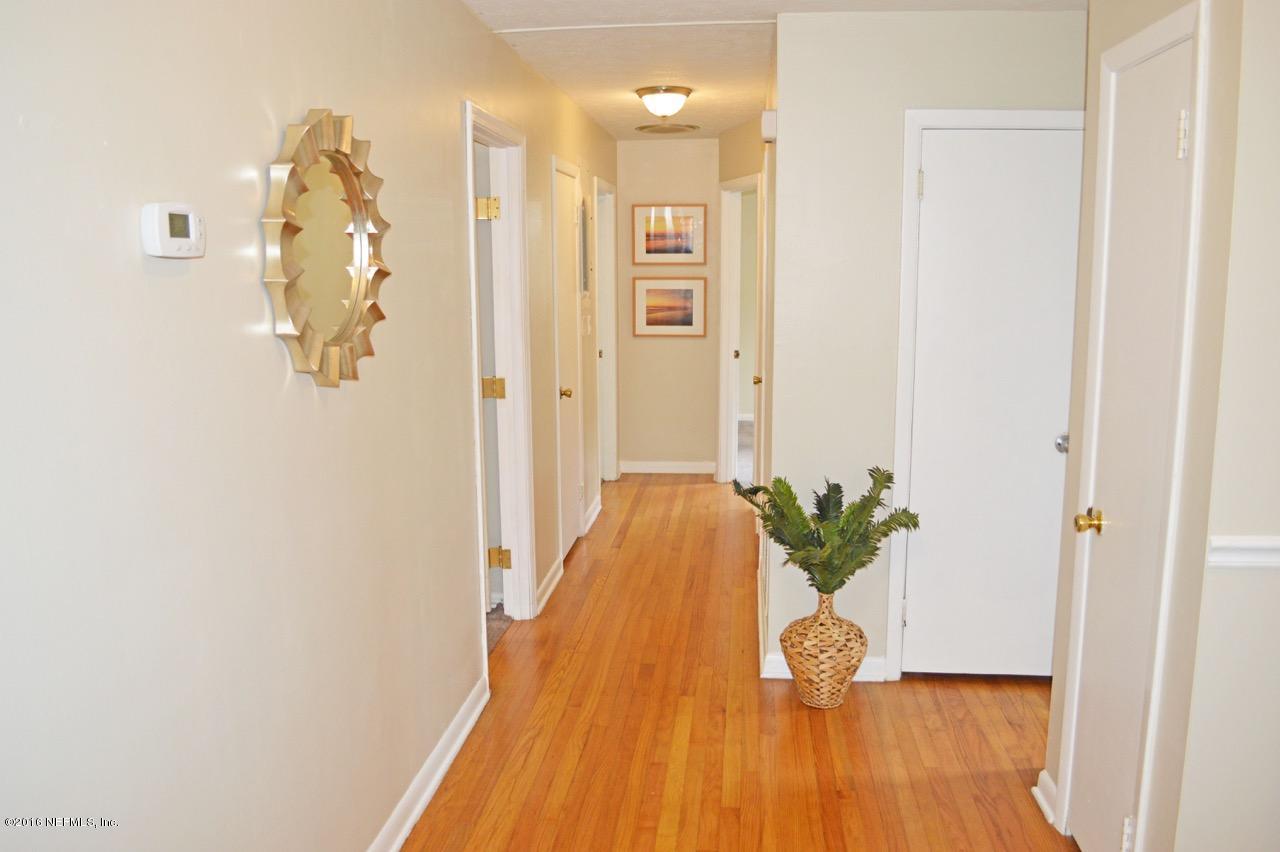 6237 Ogden Road Jacksonville, FL 32216 - Photo 4 of 29 Entry