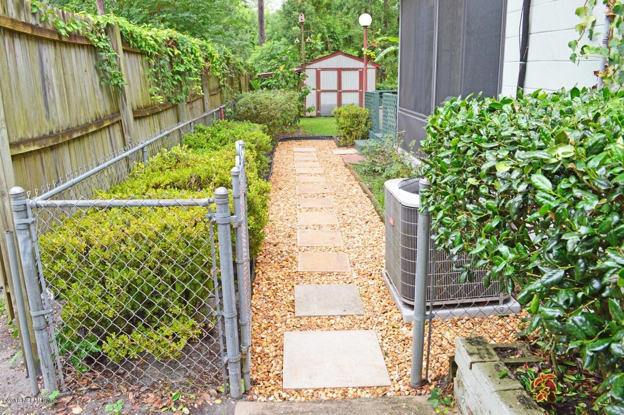 6237 Ogden Road Jacksonville, FL 32216 - Photo 5 of 29 Walkway