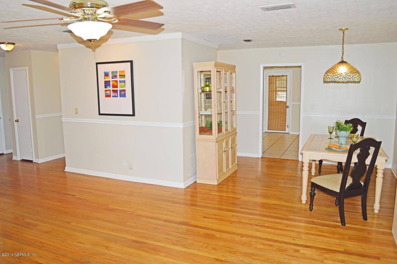 6237 Ogden Road Jacksonville, FL 32216 - Photo 6 of 29 Living ROom
