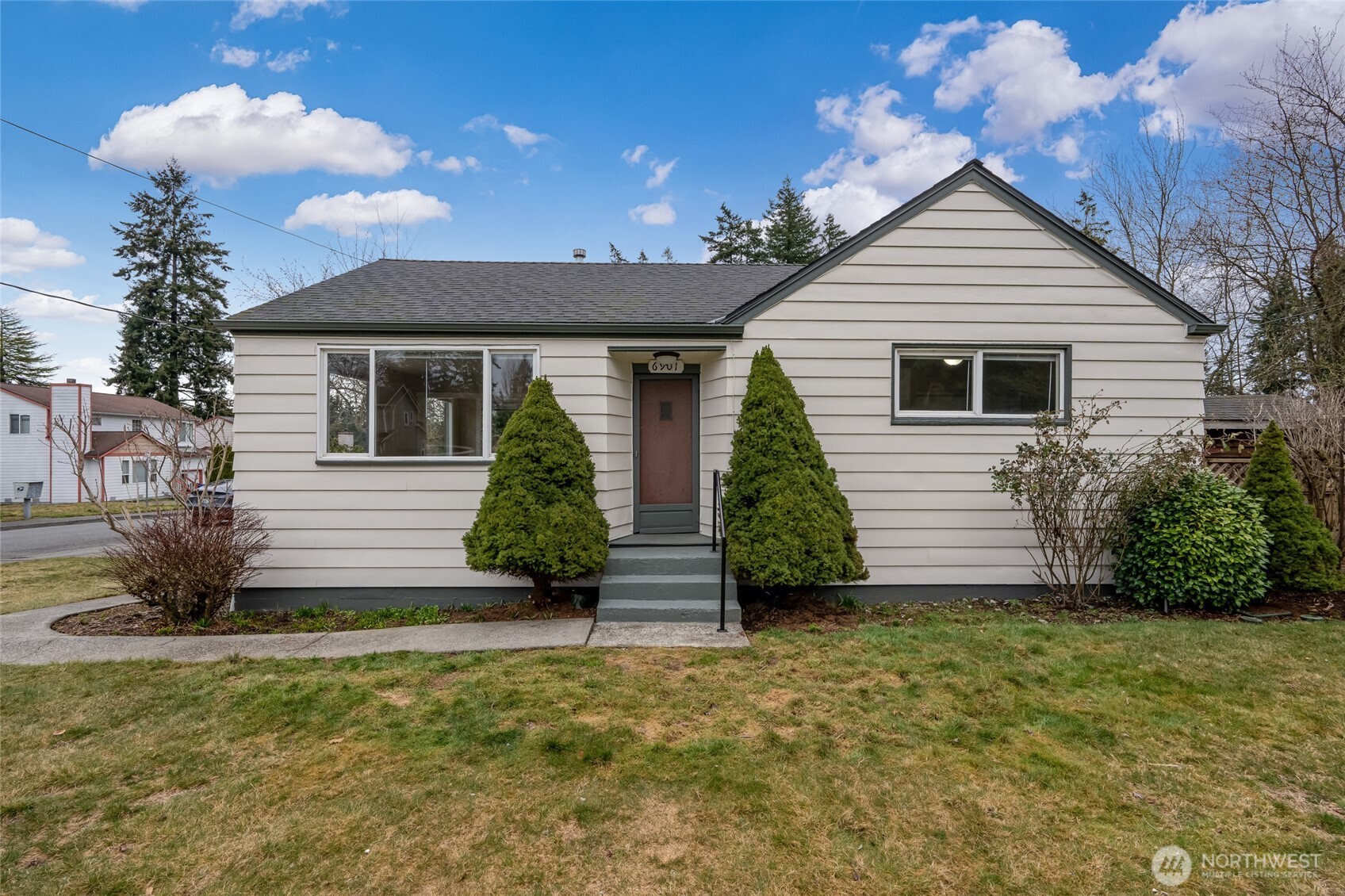 6901 Lower Ridge Road Everett, WA 98203 - Photo 1 of 34