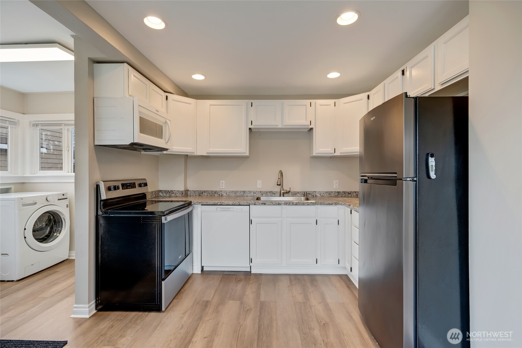 6901 Lower Ridge Road Everett, WA 98203 - Photo 15 of 34