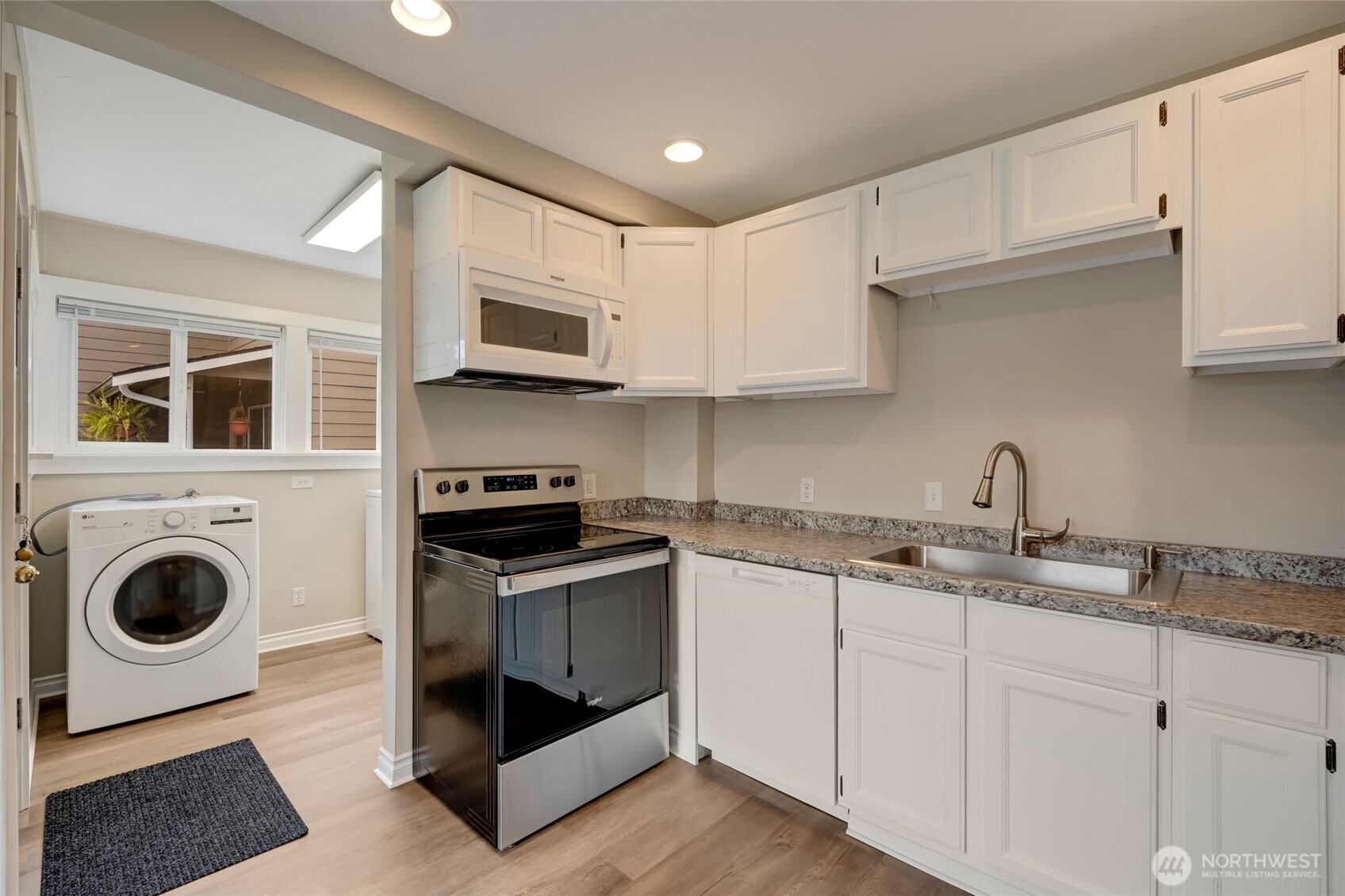 6901 Lower Ridge Road Everett, WA 98203 - Photo 16 of 34