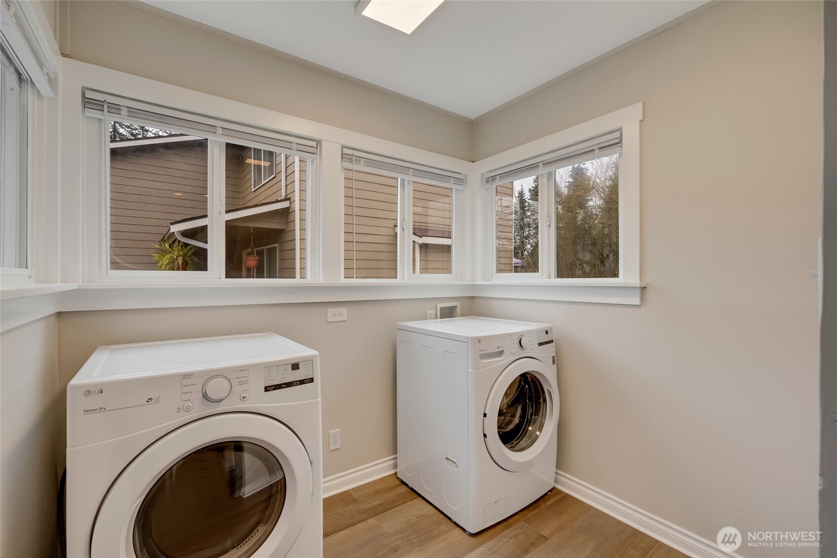 6901 Lower Ridge Road Everett, WA 98203 - Photo 17 of 34