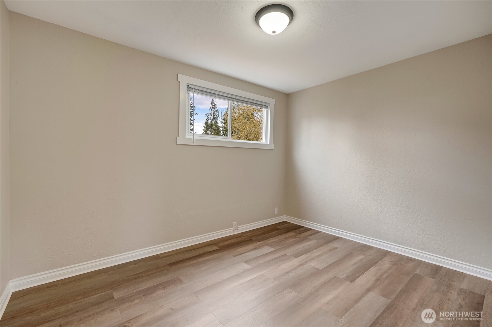 6901 Lower Ridge Road Everett, WA 98203 - Photo 18 of 34