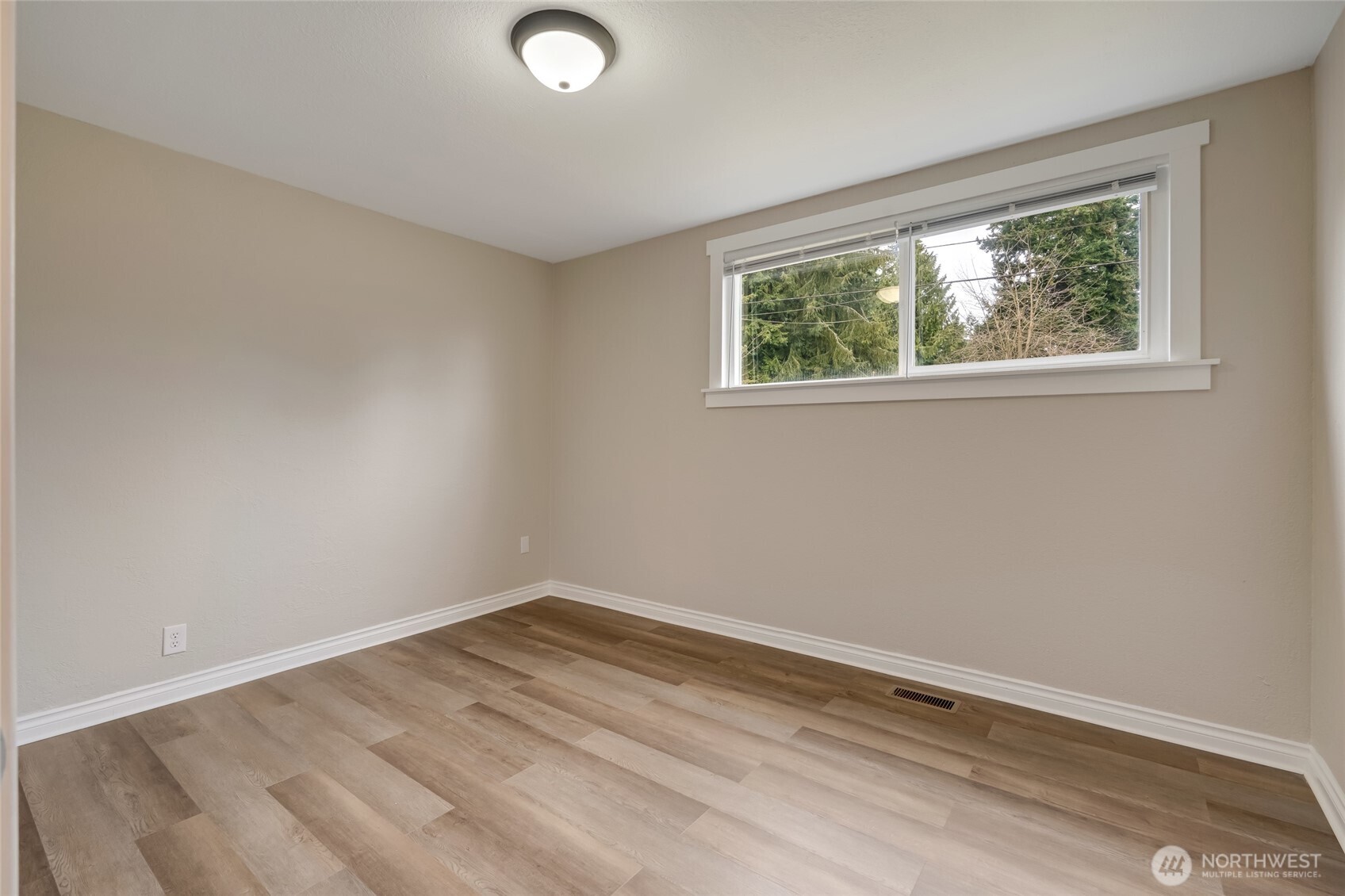 6901 Lower Ridge Road Everett, WA 98203 - Photo 19 of 34