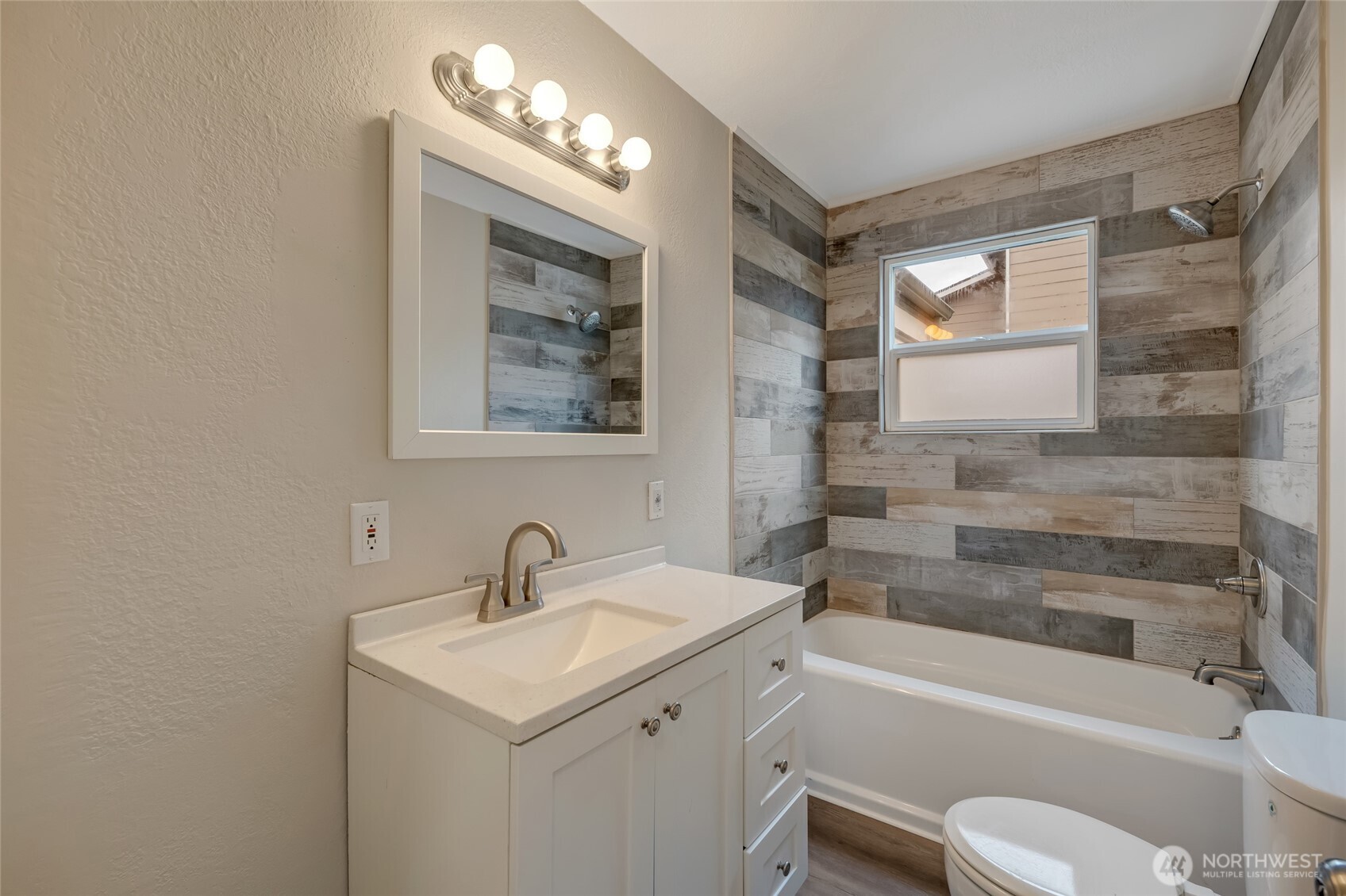 6901 Lower Ridge Road Everett, WA 98203 - Photo 20 of 34