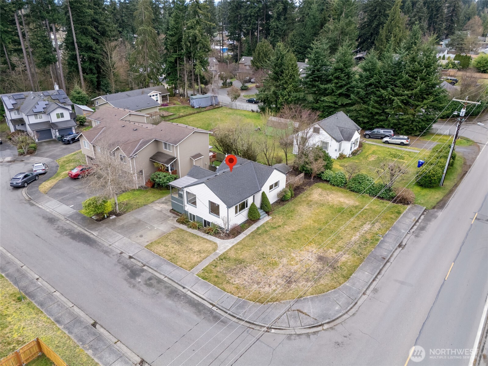 6901 Lower Ridge Road Everett, WA 98203 - Photo 2 of 34