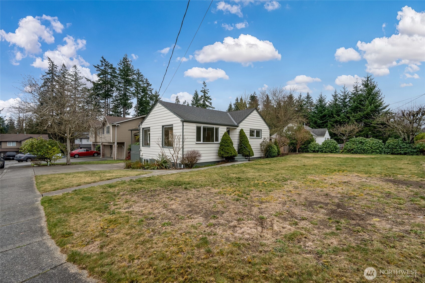 6901 Lower Ridge Road Everett, WA 98203 - Photo 3 of 34
