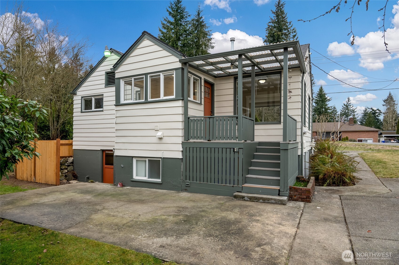 6901 Lower Ridge Road Everett, WA 98203 - Photo 6 of 34