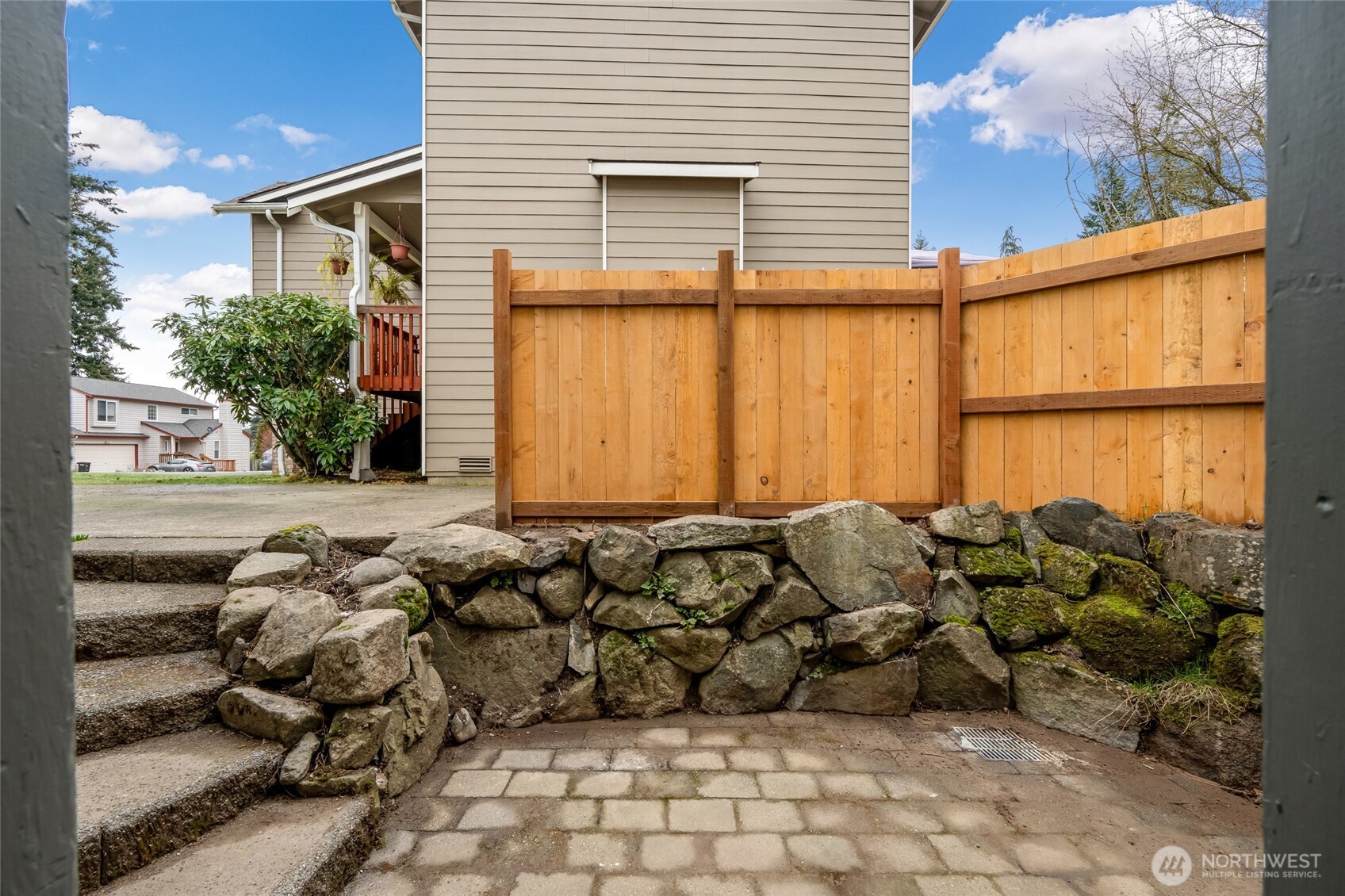 6901 Lower Ridge Road Everett, WA 98203 - Photo 8 of 34