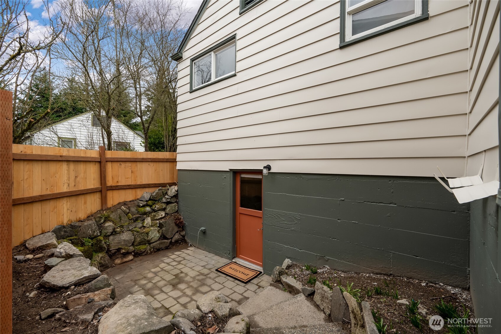 6901 Lower Ridge Road Everett, WA 98203 - Photo 9 of 34