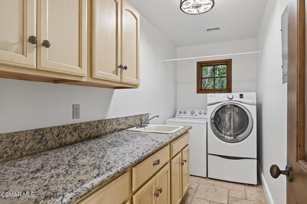 1560 Goodenough Road Fillmore, CA 93015 - Photo 40 of 76 a utility room with sink dryer and washer