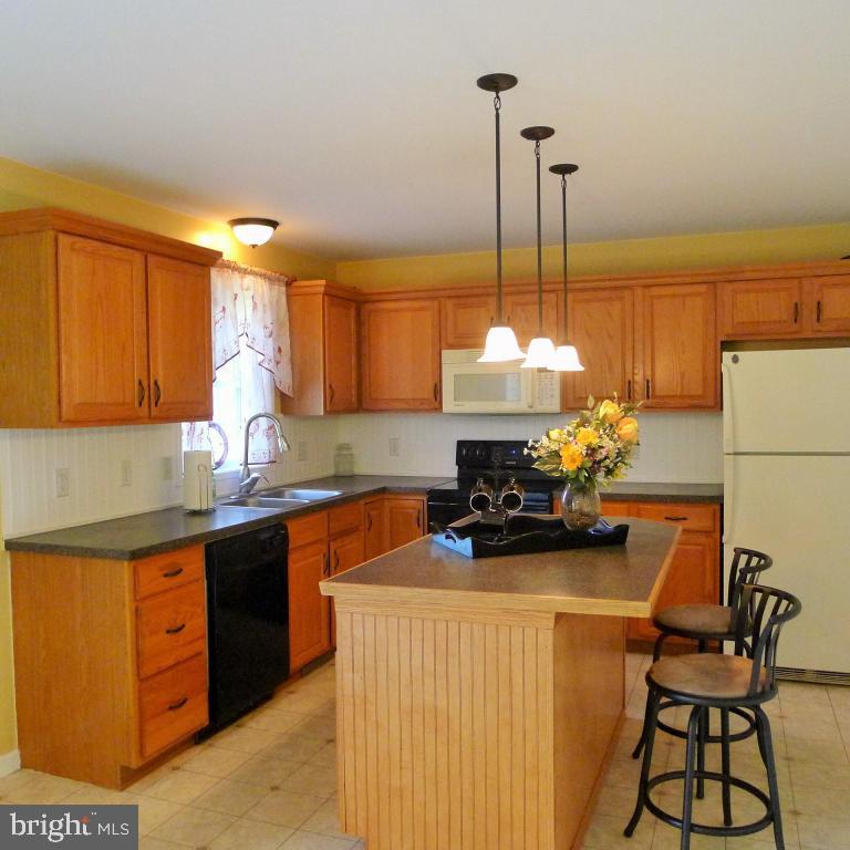 131 West 7th Street Lititz, PA 17543 - Photo 7 of 25 Gallery Image 7