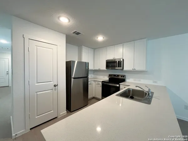 $1,550 | 534 Chevre Road, New Braunfels, TX 78130