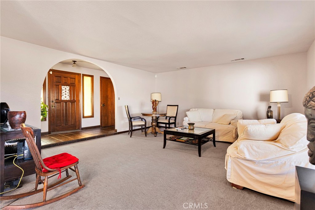 13150 Quapaw Road Apple Valley, CA 92308 - Photo 7 of 44
