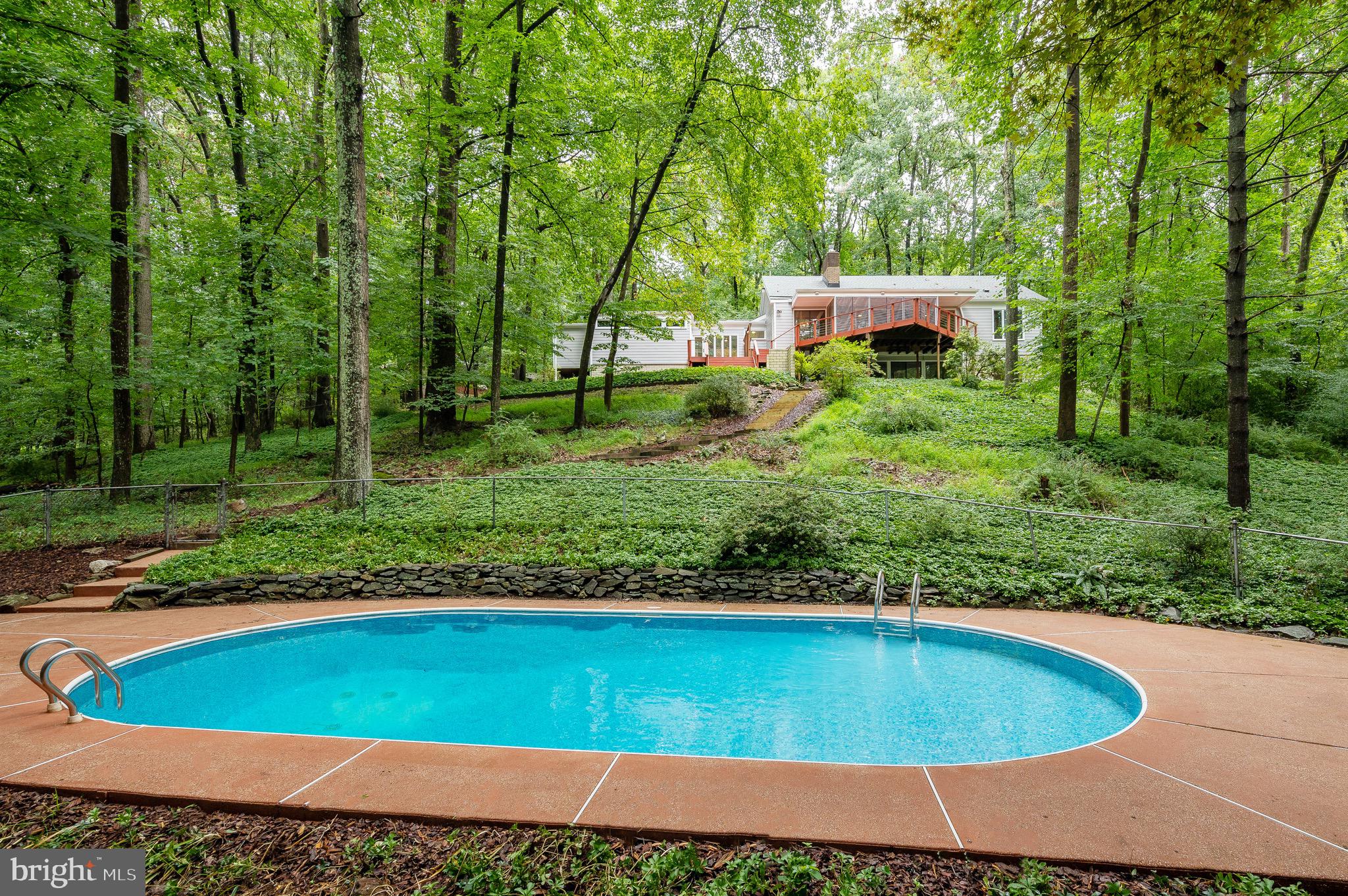 10109 Lloyd Road Potomac, MD 20854 - Photo 37 of 43 Gallery Image 37