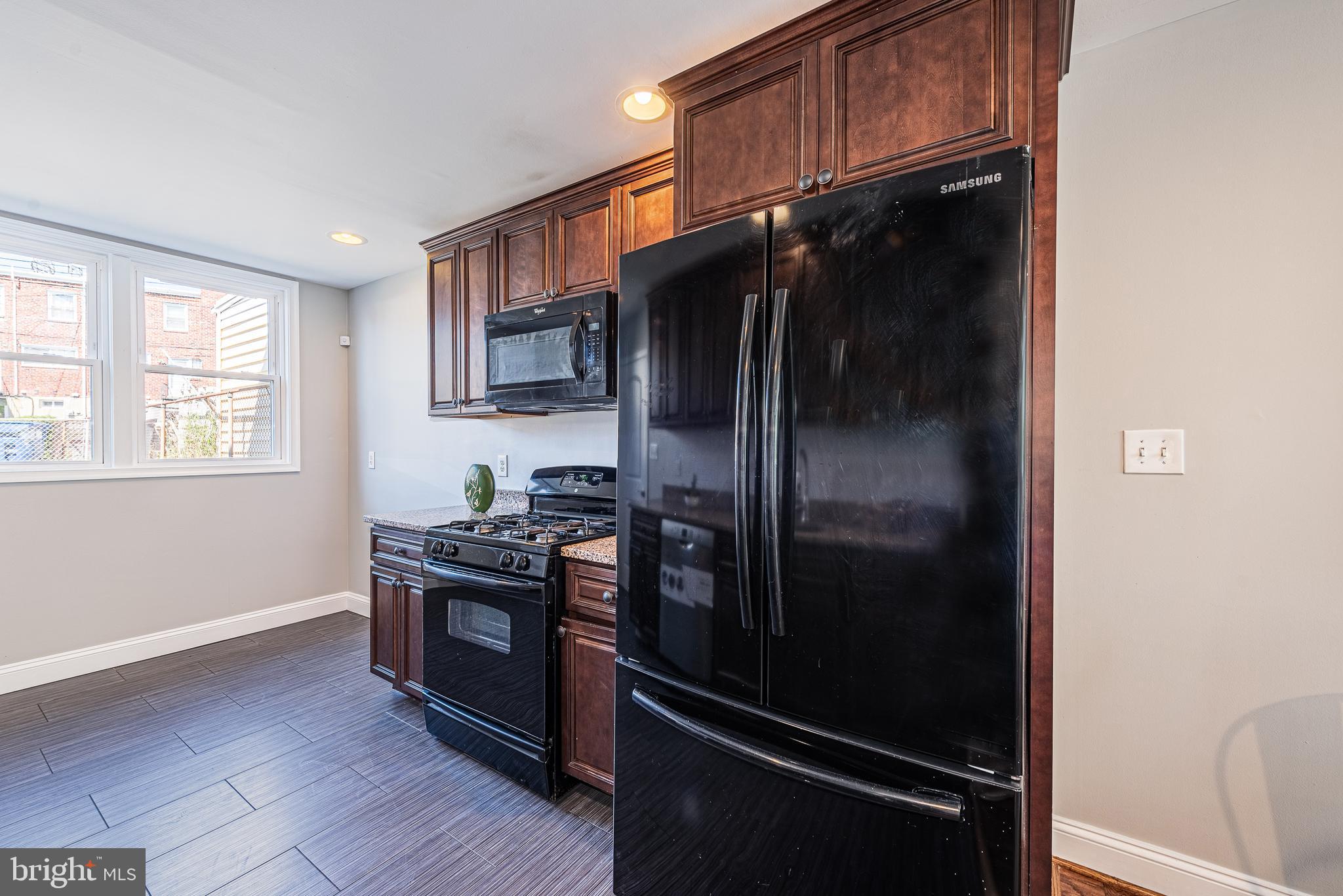 4806 Midline Road Baltimore, MD 21206 - Photo 8 of 29