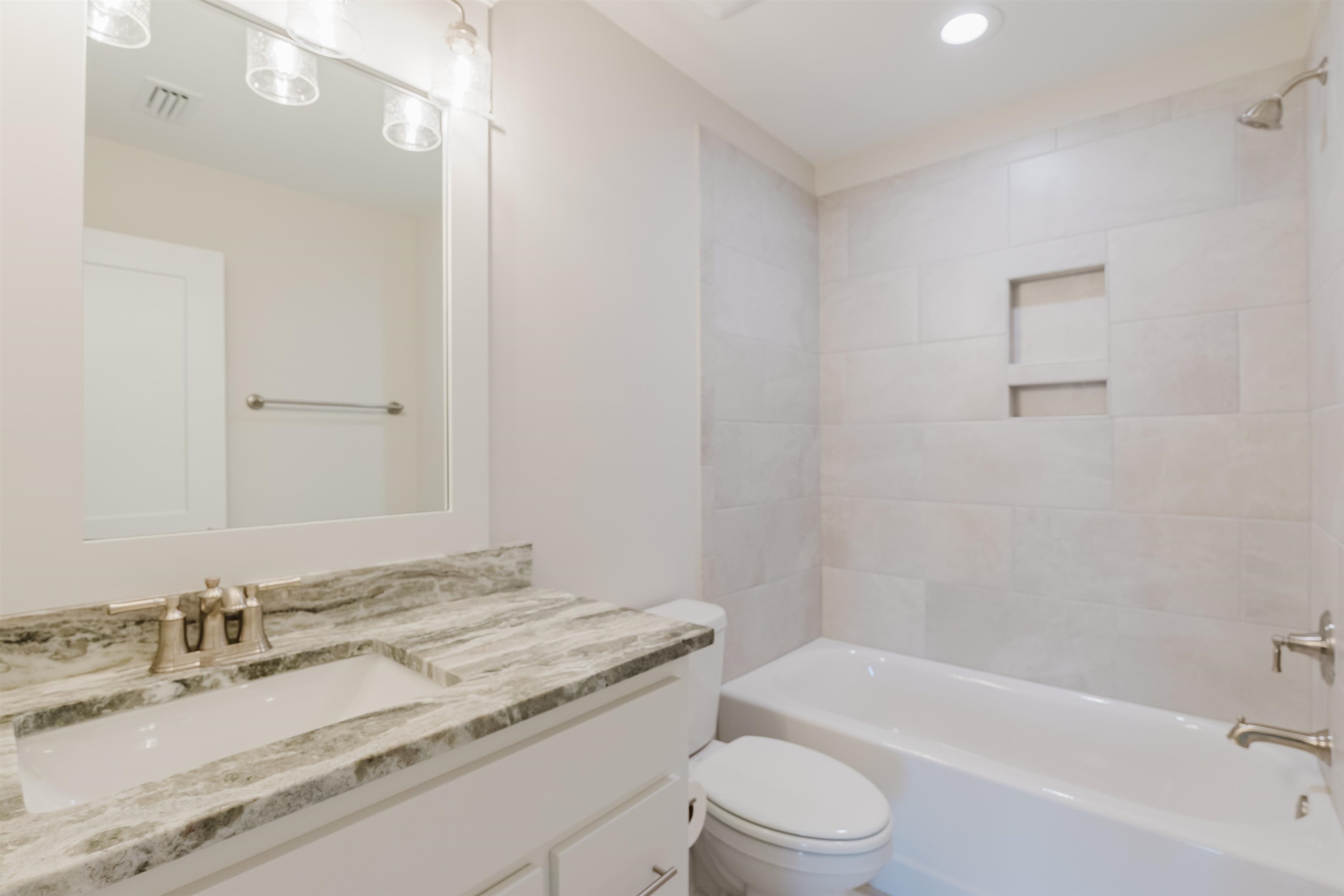 380 Garrison Boulevard Fairhope, AL 36532 - Photo 33 of 39 Bathroom