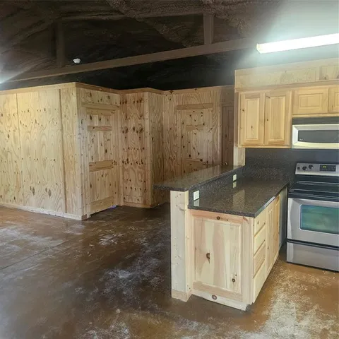 $10,324,700 | 6977 East Fm 171, Byers, TX 76357