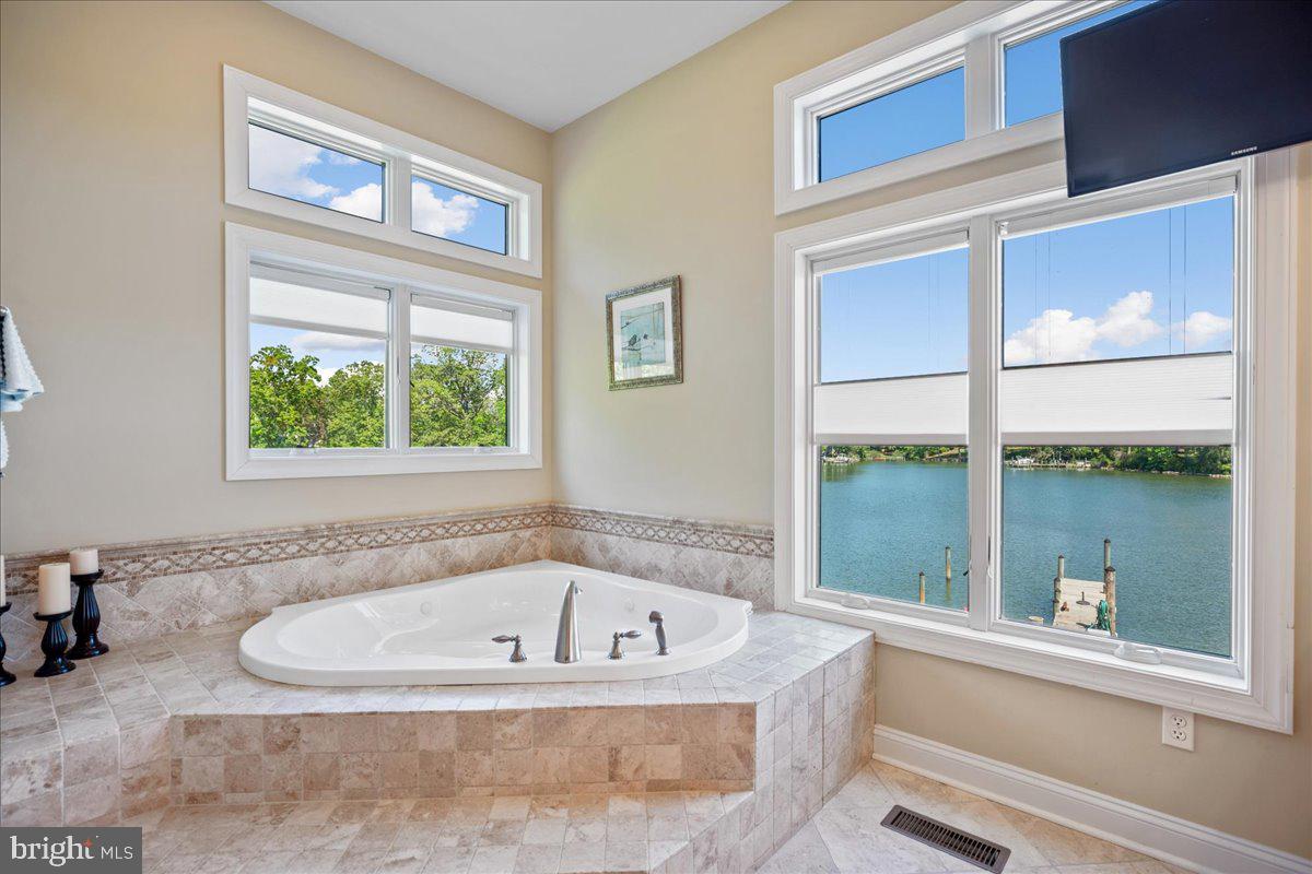 45216 Clarkes Landing Road Hollywood, MD 20636 - Photo 35 of 81 Jetted tub with tumbled stone tile surround