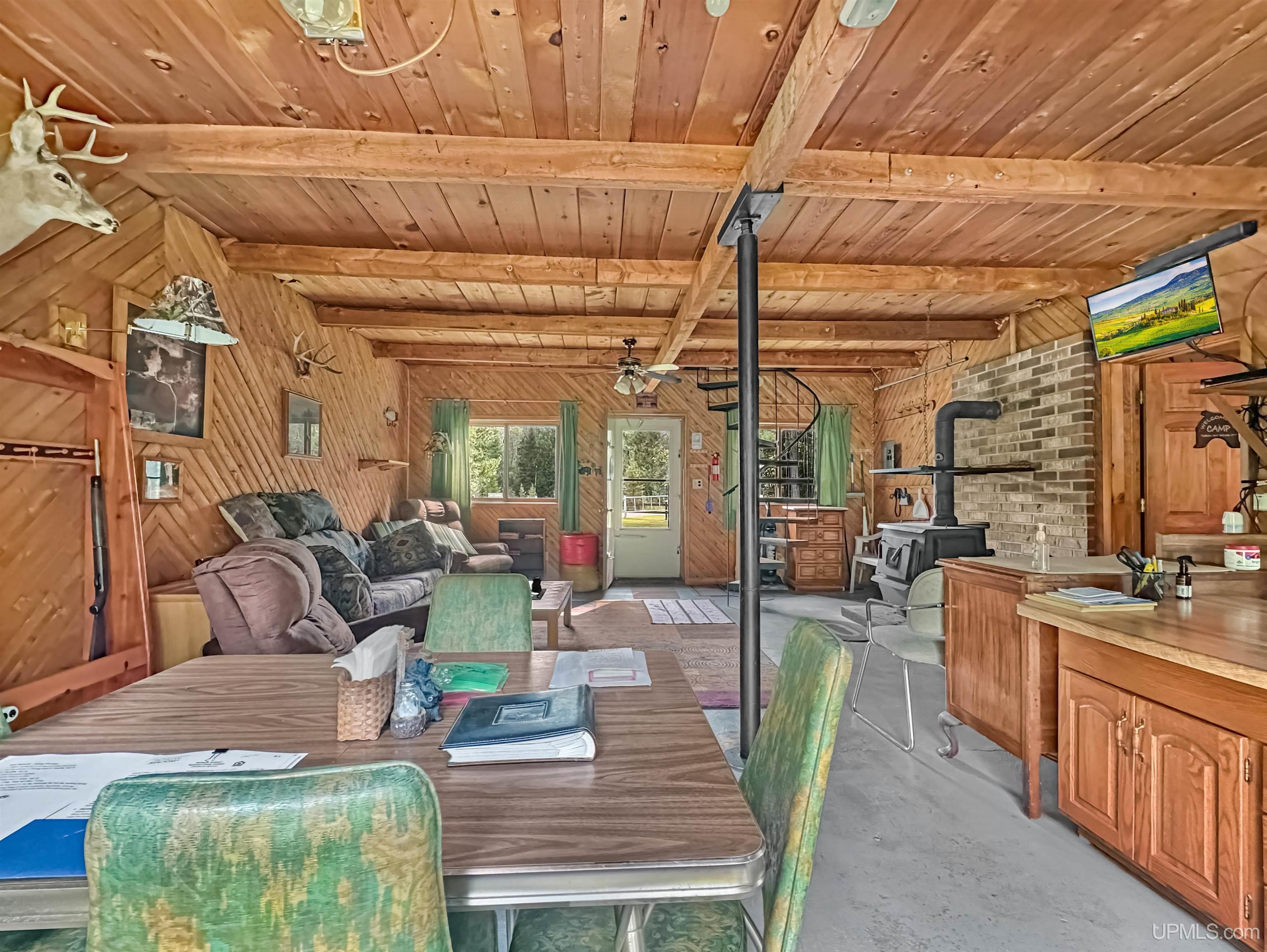 7854 38 Road Rapid River, MI 49878 - Photo 4 of 16