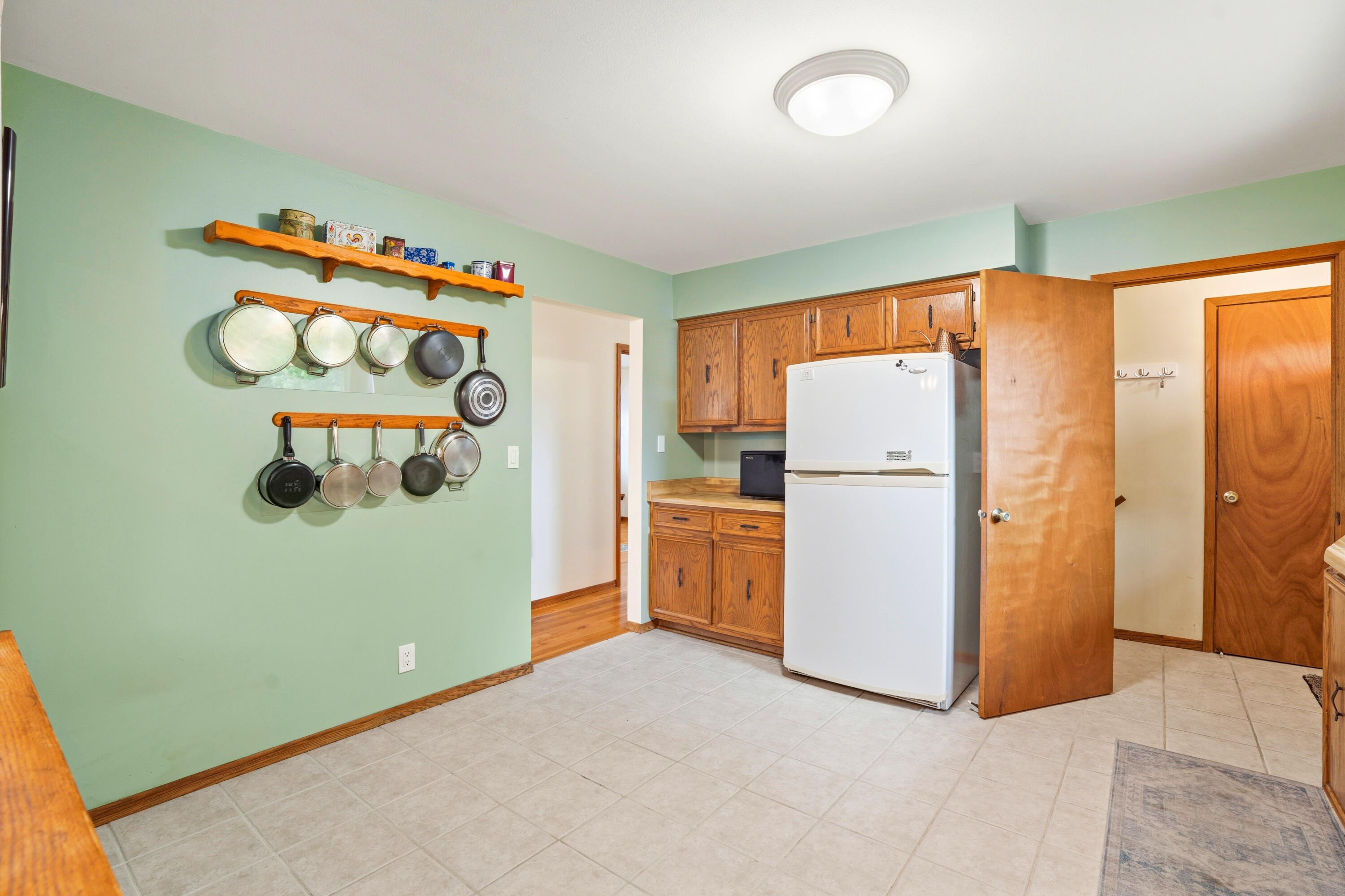 2725 Red Maple Court Caledonia, WI 53402 - Photo 9 of 26 Appliances Included