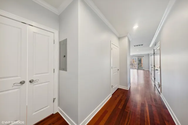 $3,100 | 825 North Hudson Avenue, Unit 2B, Chicago, IL 60610