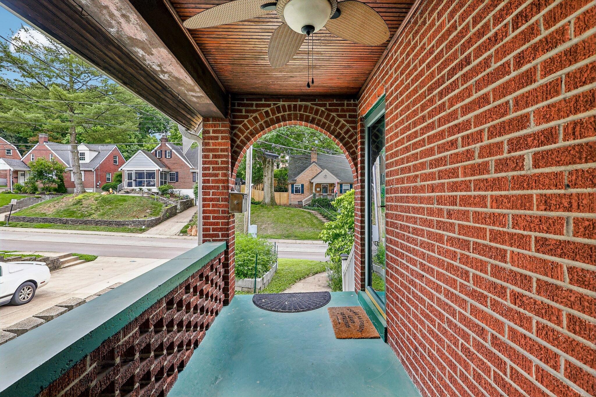 1422 Amsterdam Road Covington, KY 41011 - Photo 5 of 38