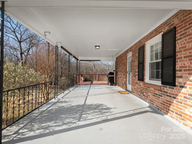 $400,000 | 18 Mulberry Drive, Arden, NC 28704