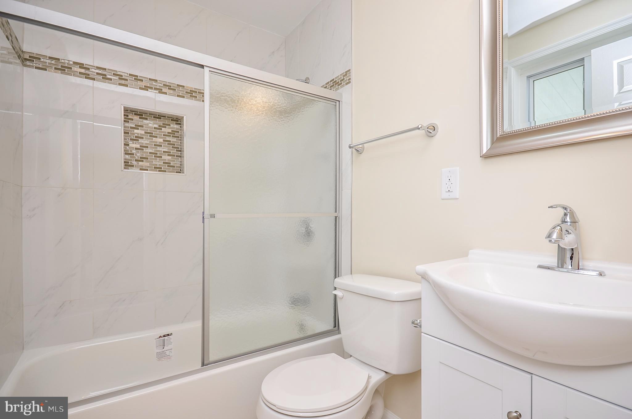 7610 Brooklyn Bridge Road Laurel, MD 20707 - Photo 11 of 28 Bath (Master)