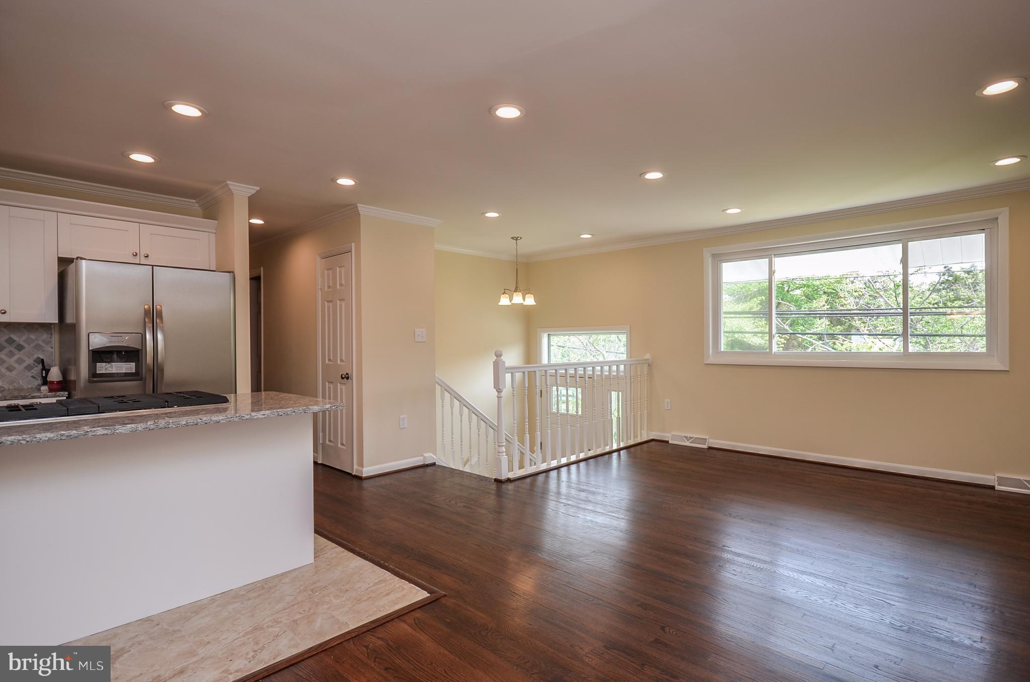 7610 Brooklyn Bridge Road Laurel, MD 20707 - Photo 6 of 28 Living Room