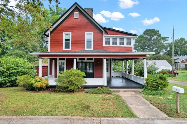 $379,000 | 214 Mc Caslin Avenue, Sweetwater, TN 37874