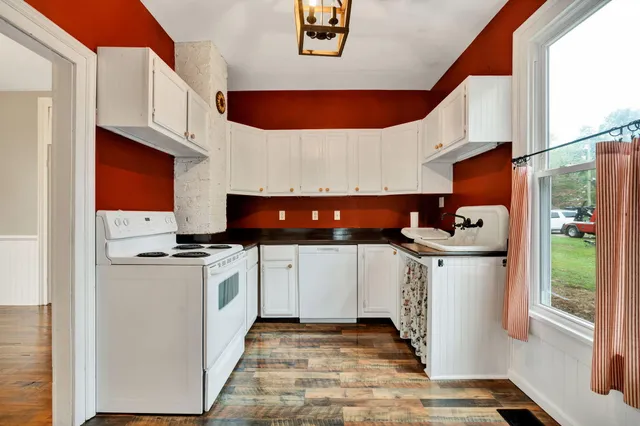 $379,000 | 214 Mc Caslin Avenue, Sweetwater, TN 37874