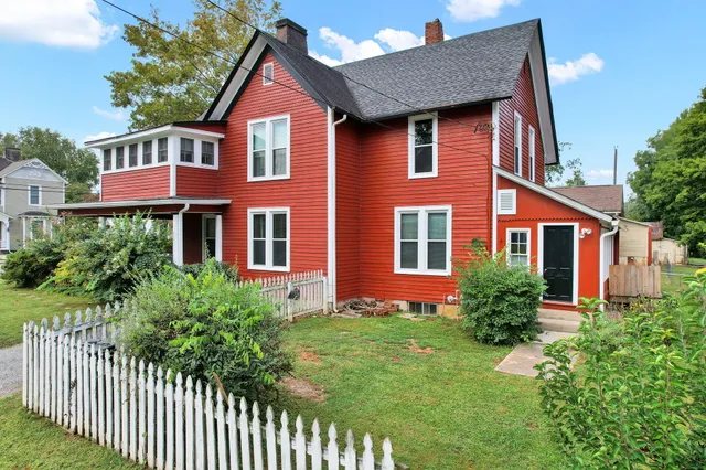 $379,000 | 214 Mc Caslin Avenue, Sweetwater, TN 37874