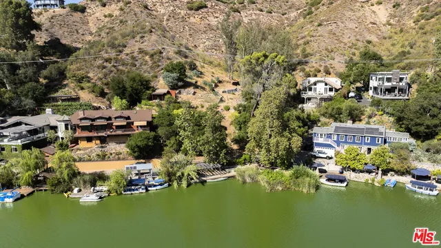 $950,000 | 2100 East Lake Shore Drive, Agoura Hills, CA 91301