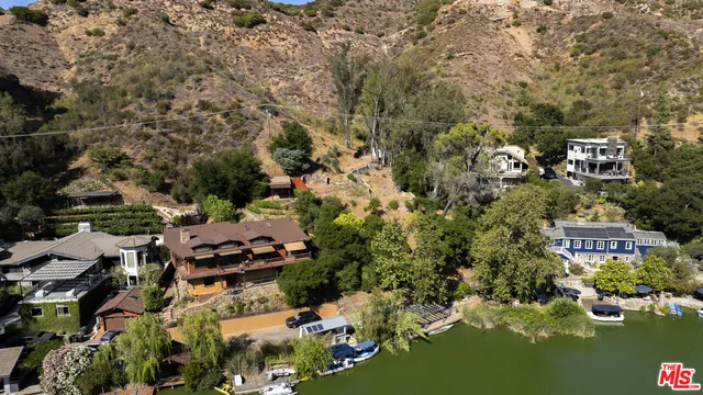 $950,000 | 2100 East Lake Shore Drive, Agoura Hills, CA 91301