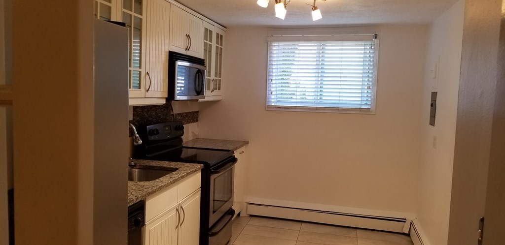31 Westgate Road, Unit 2 Boston, MA 02467 - Photo 3 of 12