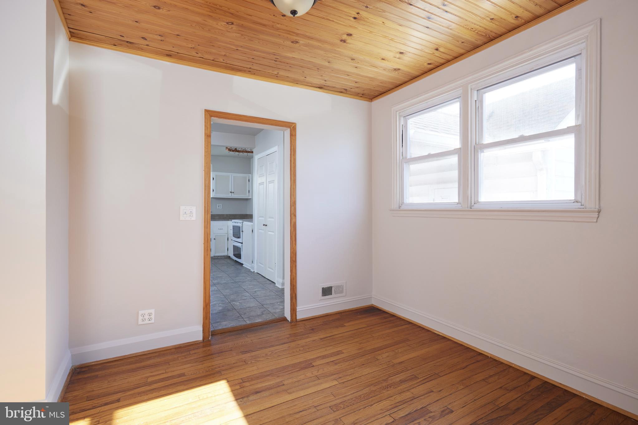 2524 East Joppa Road Baltimore, MD 21234 - Photo 5 of 16 Gallery Image 5