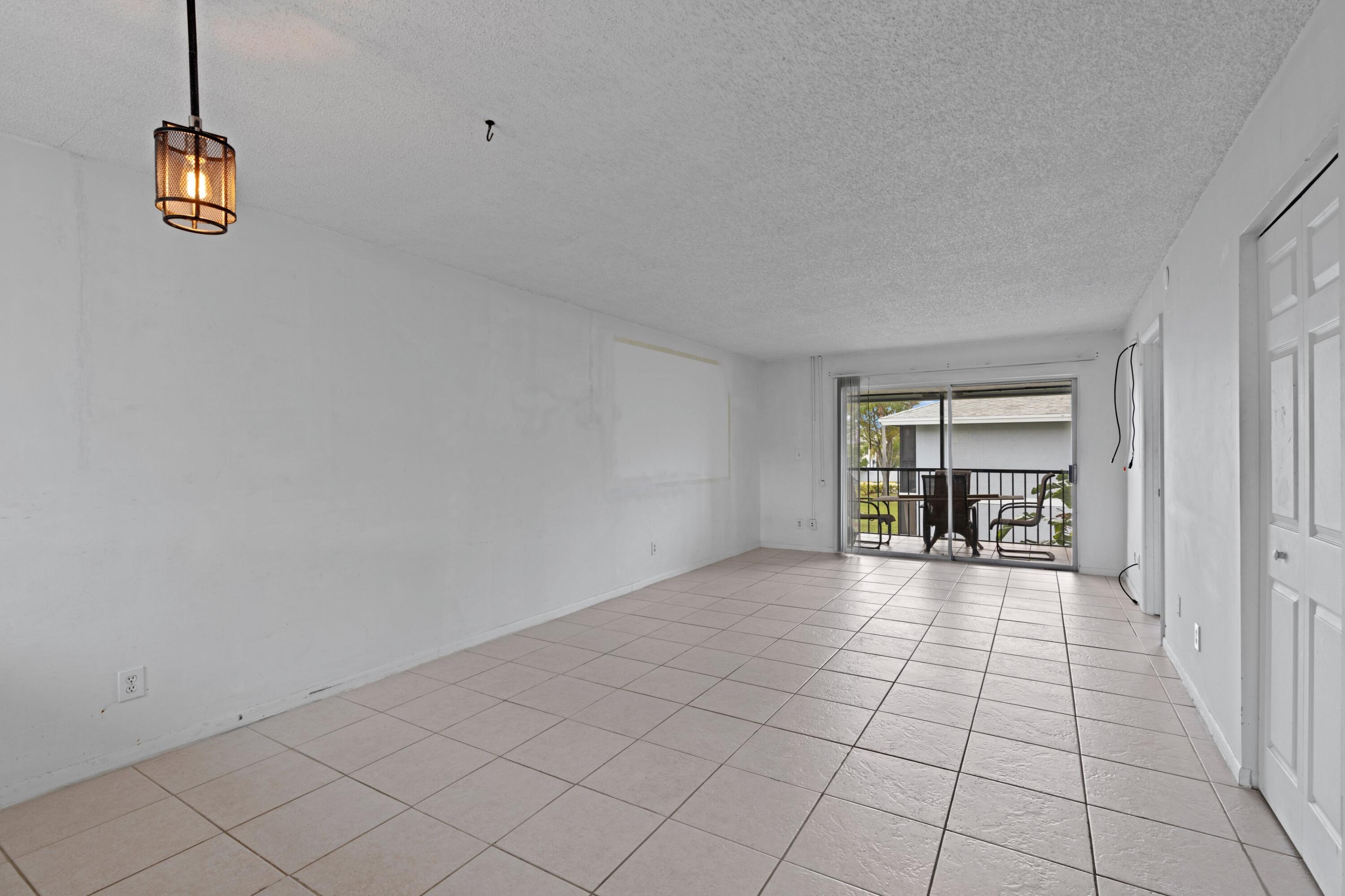905 Southridge Road, Unit 203D Delray Beach, FL 33444 - Photo 3 of 14 3