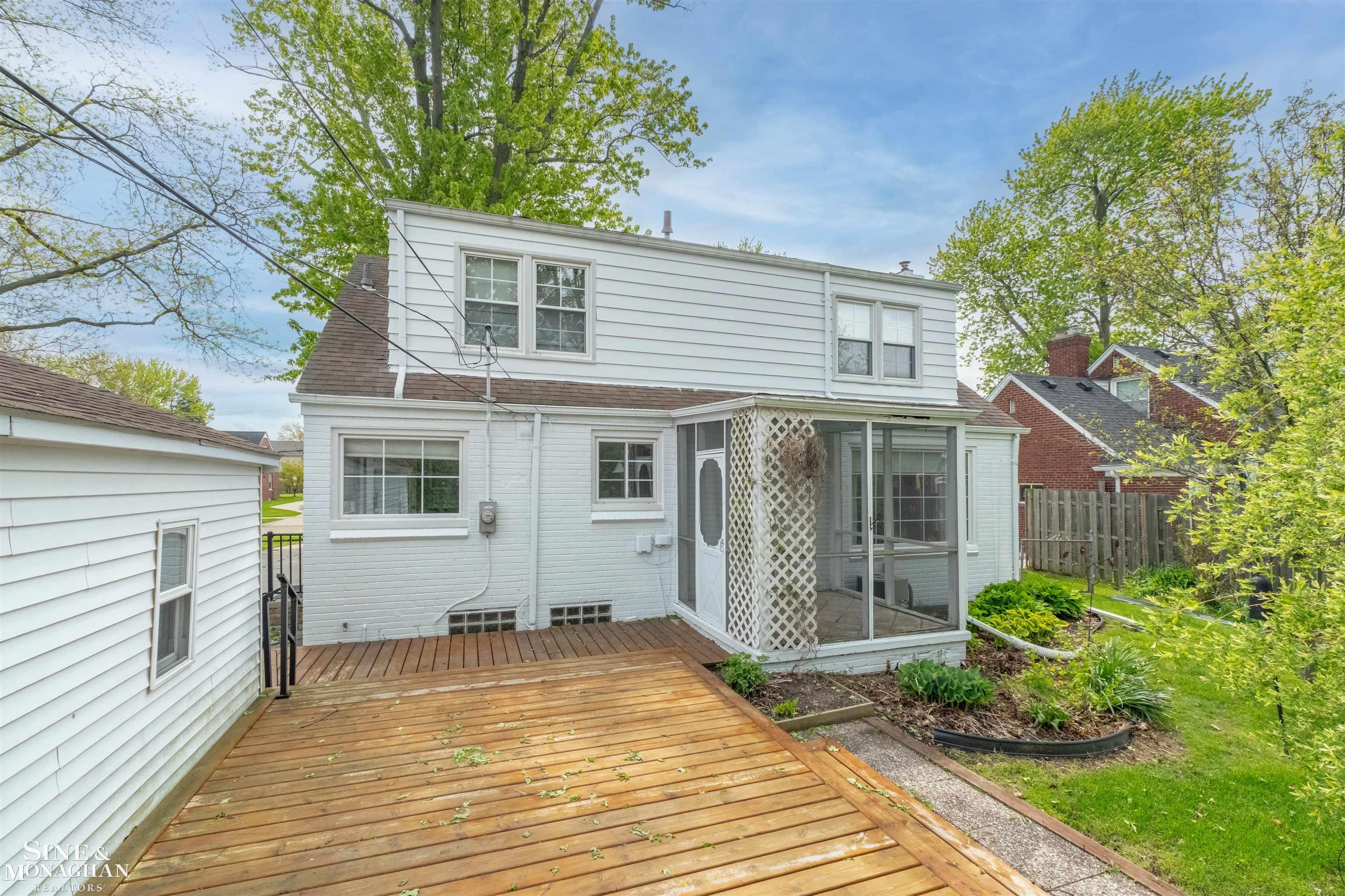 1726 Hawthorne Road Grosse Pointe Woods, MI 48236 - Photo 35 of 44
