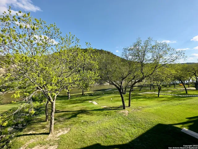 a view of an outdoor space