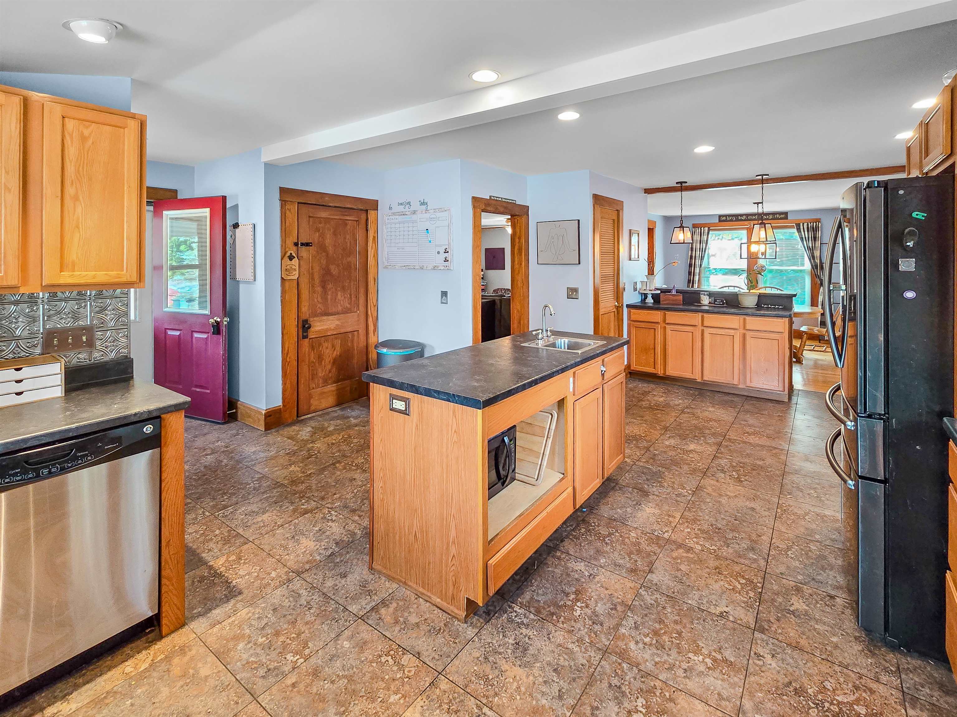 44 School Street Springfield, VT 05150 - Photo 3 of 39