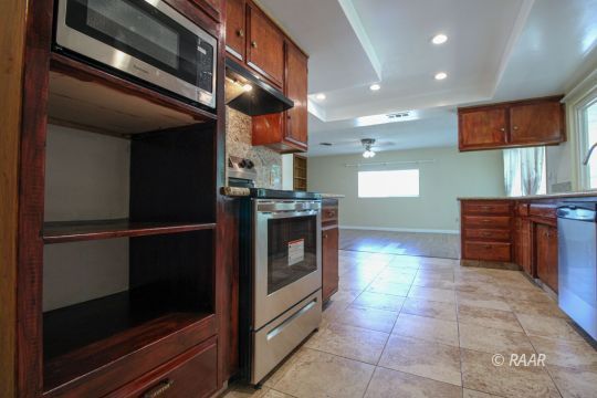 225 South Locust Street Ridgecrest, CA 93555 - Photo 9 of 35