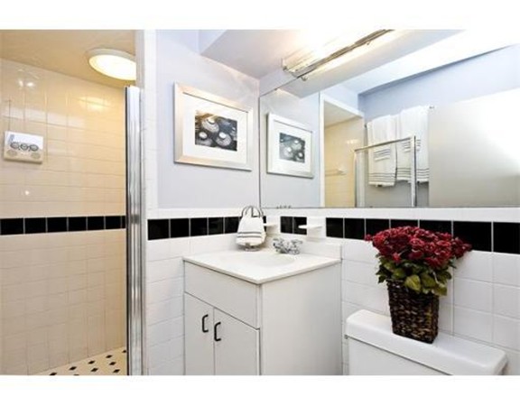 566 Commonwealth Avenue, Unit 802 Boston, MA 02215 - Photo 8 of 12