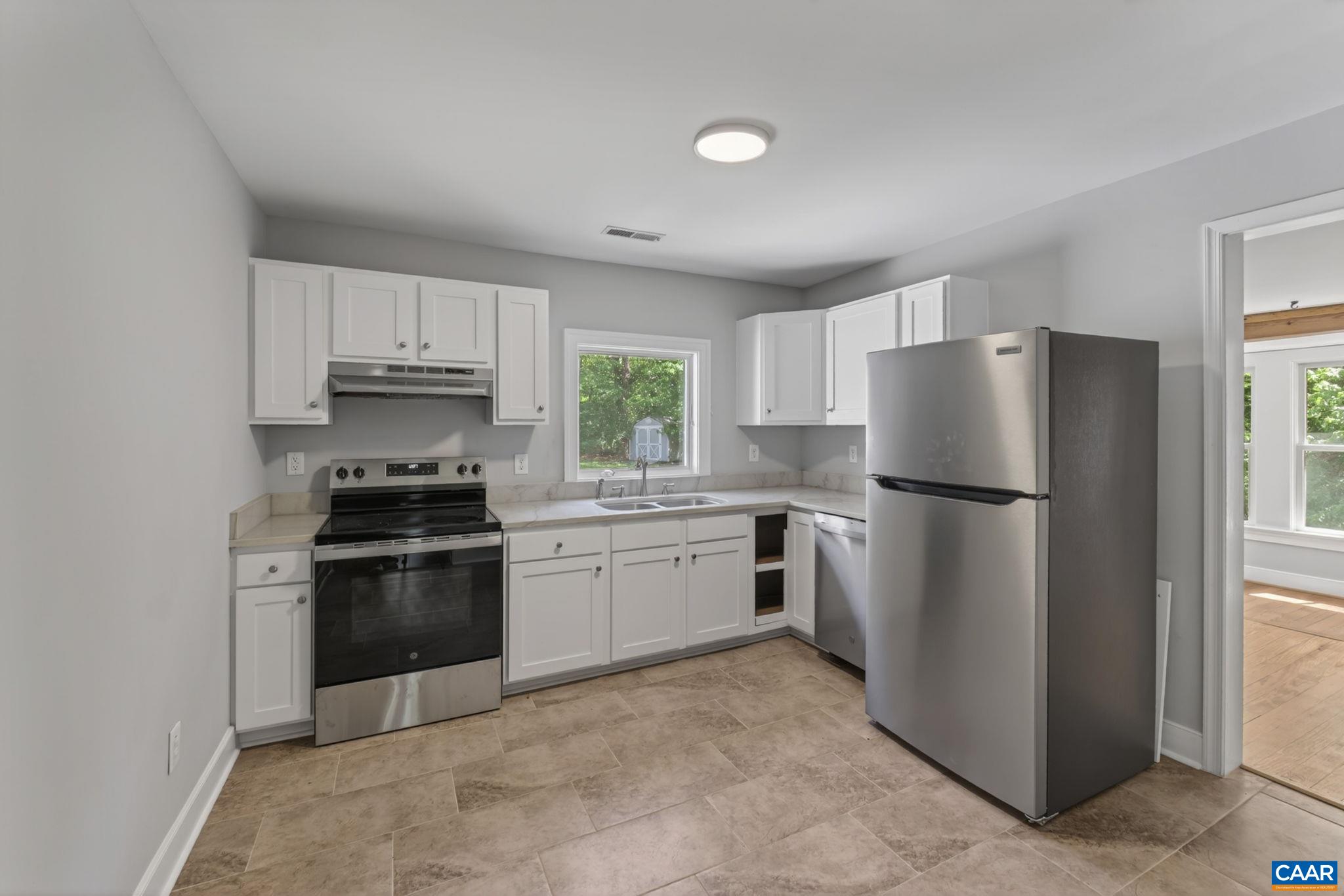 9702 Hatton Ferry Road Scottsville, VA 24590 - Photo 15 of 37