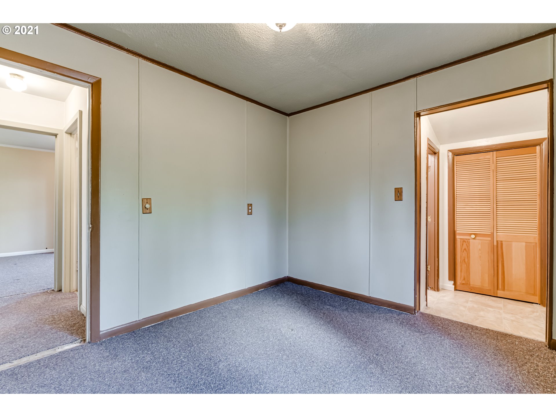 29785 Gimpl Hill Road Eugene, OR 97402 - Photo 8 of 18 Gallery Image 8