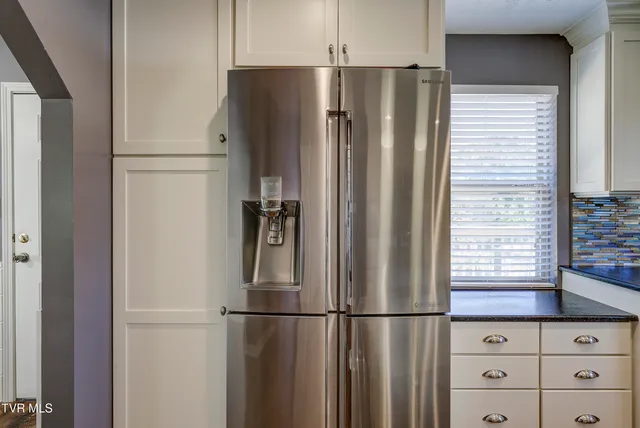 $499,900 | 222 Old Stage Drive, Bristol, TN 37620