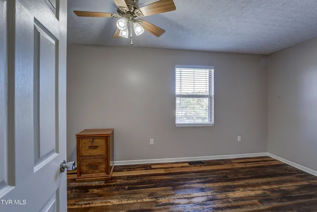 $499,900 | 222 Old Stage Drive, Bristol, TN 37620