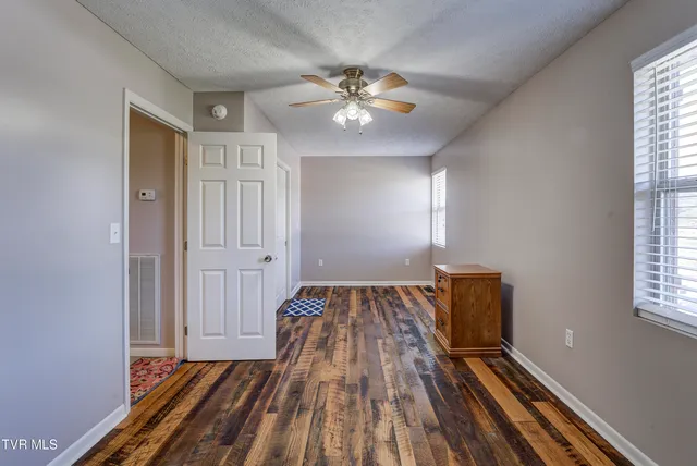 $499,900 | 222 Old Stage Drive, Bristol, TN 37620