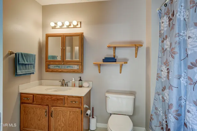 $499,900 | 222 Old Stage Drive, Bristol, TN 37620